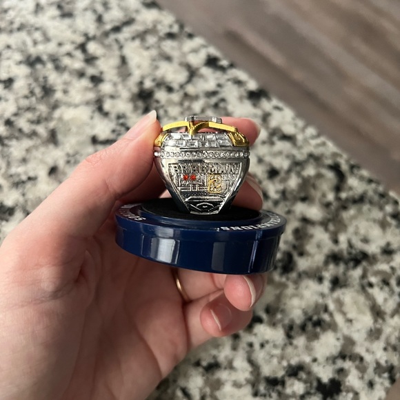 Houston Astros Alex Bregman 2022 World Champions Replica Ring - Picture 4 of 6